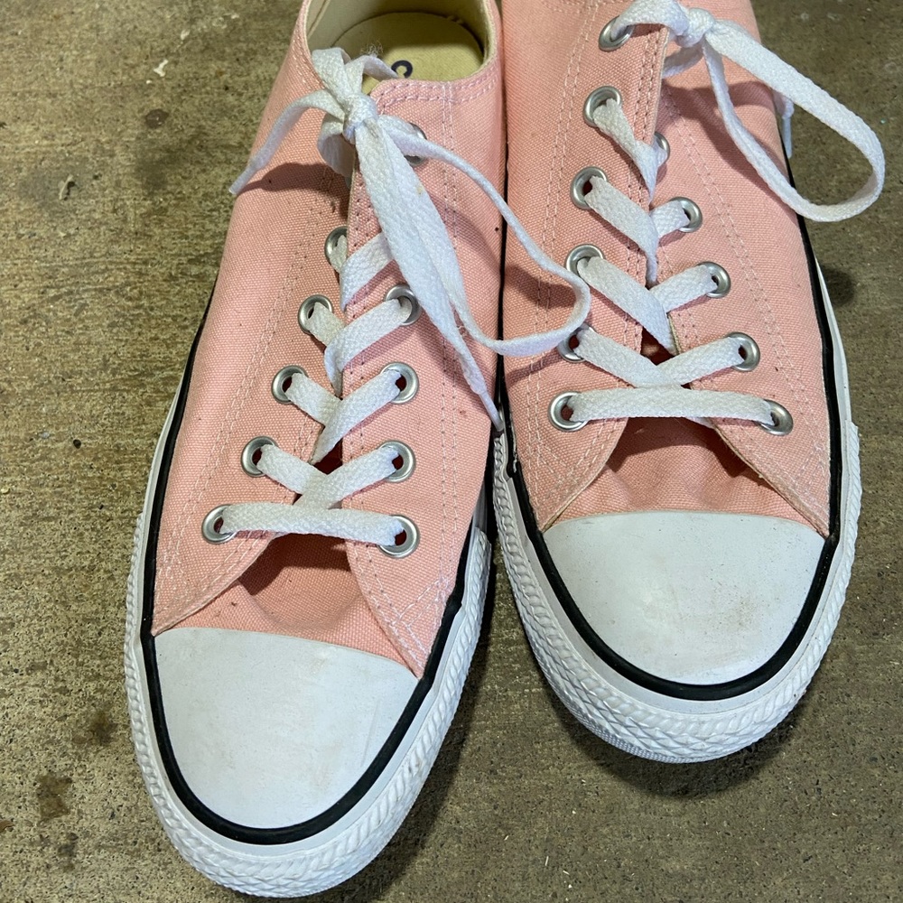 LIKE NEW Pink CONVERSE sz 10